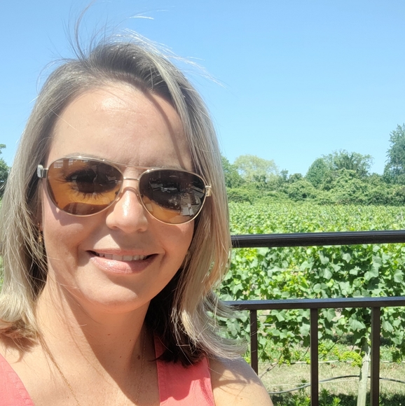 Meet your Posher, Jamie - Picture 2 of 2